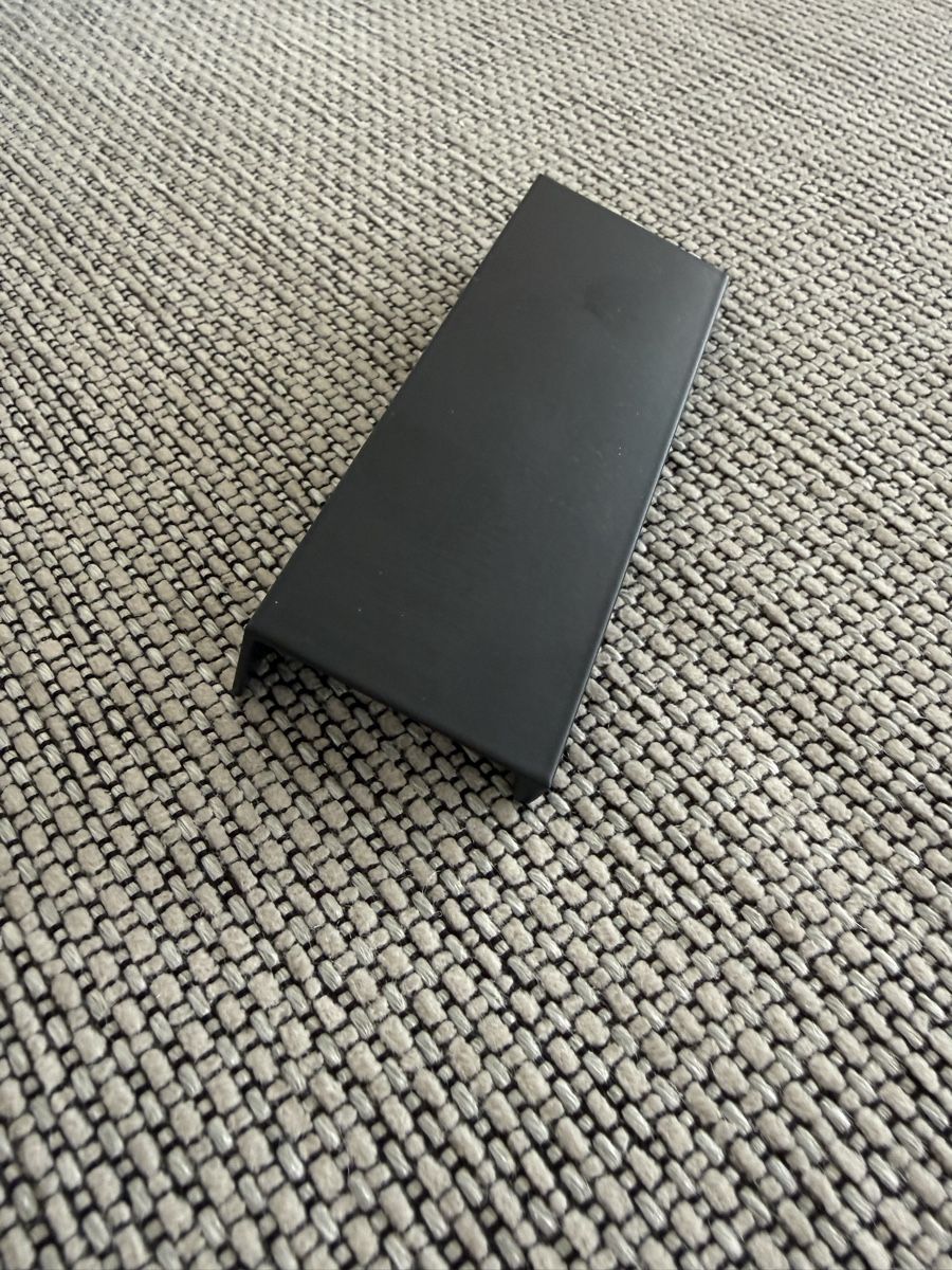 Ferramenta: Möbelgriffe schwarz matt, 10 cm, 8 Stk. – Nuovo (secondo la descrizione) da Füllinsdorf venduto da bruri76