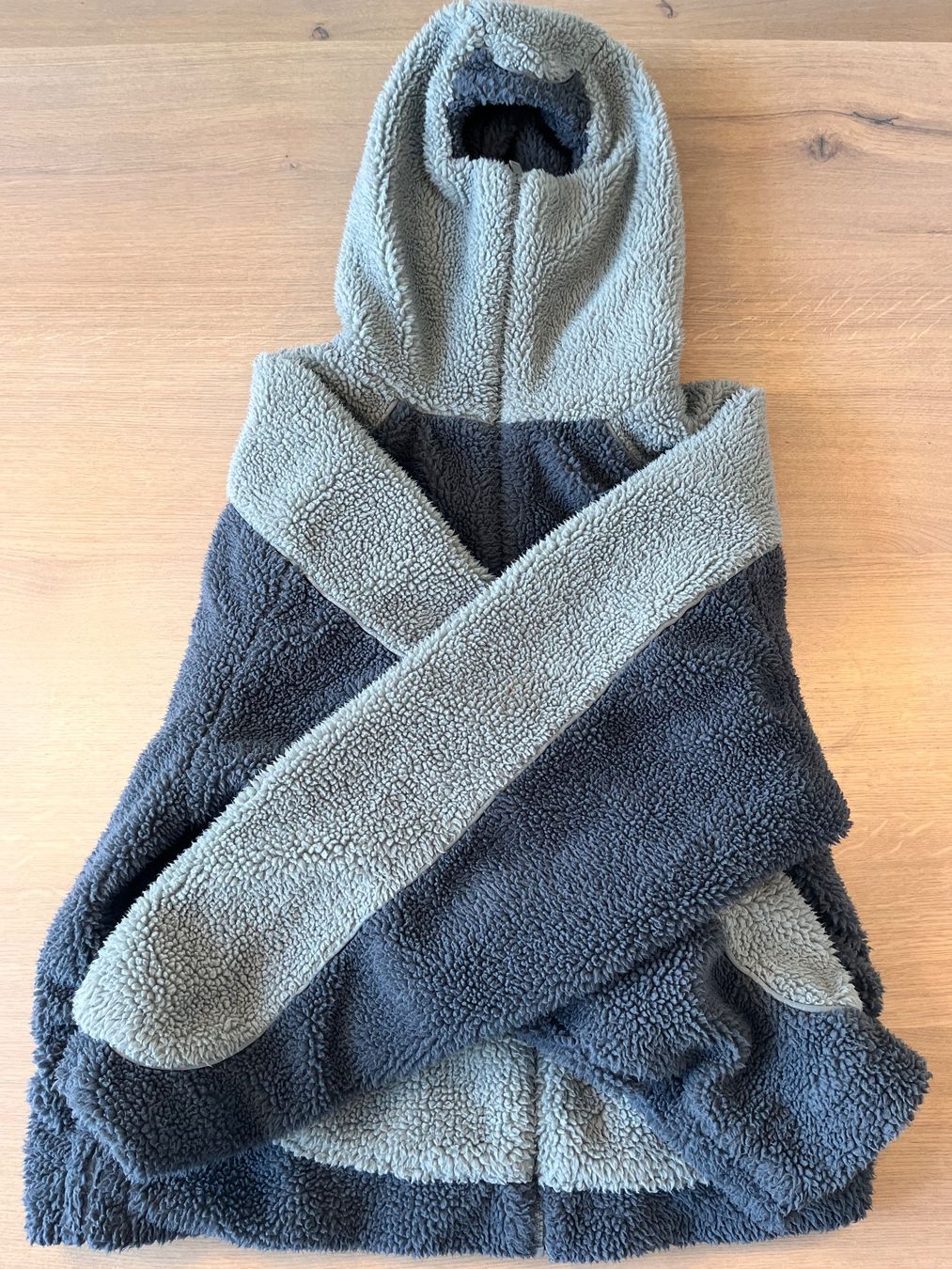 Giacche: Fleece Jacke MoreMoneyMoreLove – Usato da Wil SG venduto da MaurusSi 2