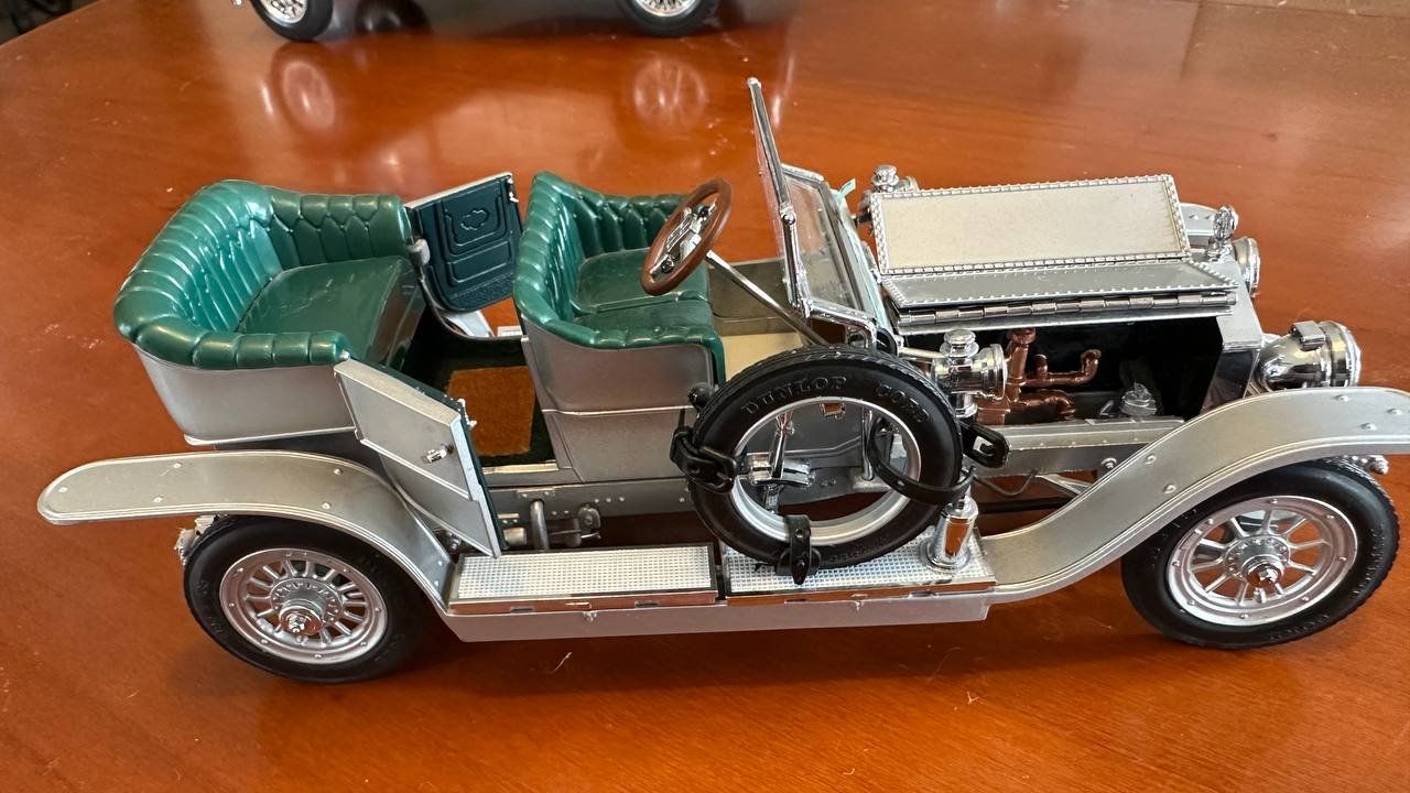 Rolls Royce Voitures modèles: Rolls-Royce Oldtimer Modellauto AX 201 Silber Grün – D'occasion à Beringen par Mantafisch1 2