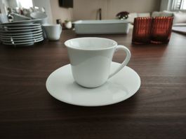 Tasse und Teller (ALESSI TOYO ITO 2006)