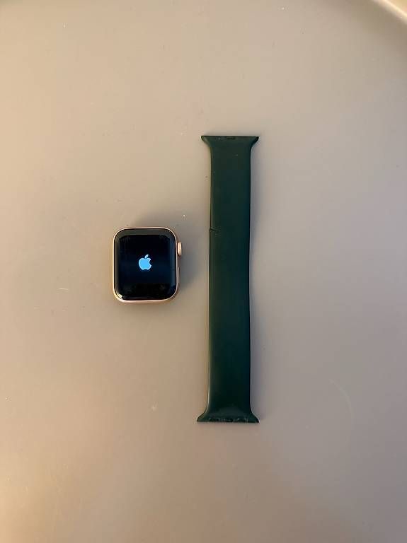 Smartwatch: Apple Watch SE, 2. Generation – D'occasion à Zürich par max_z2l2 2