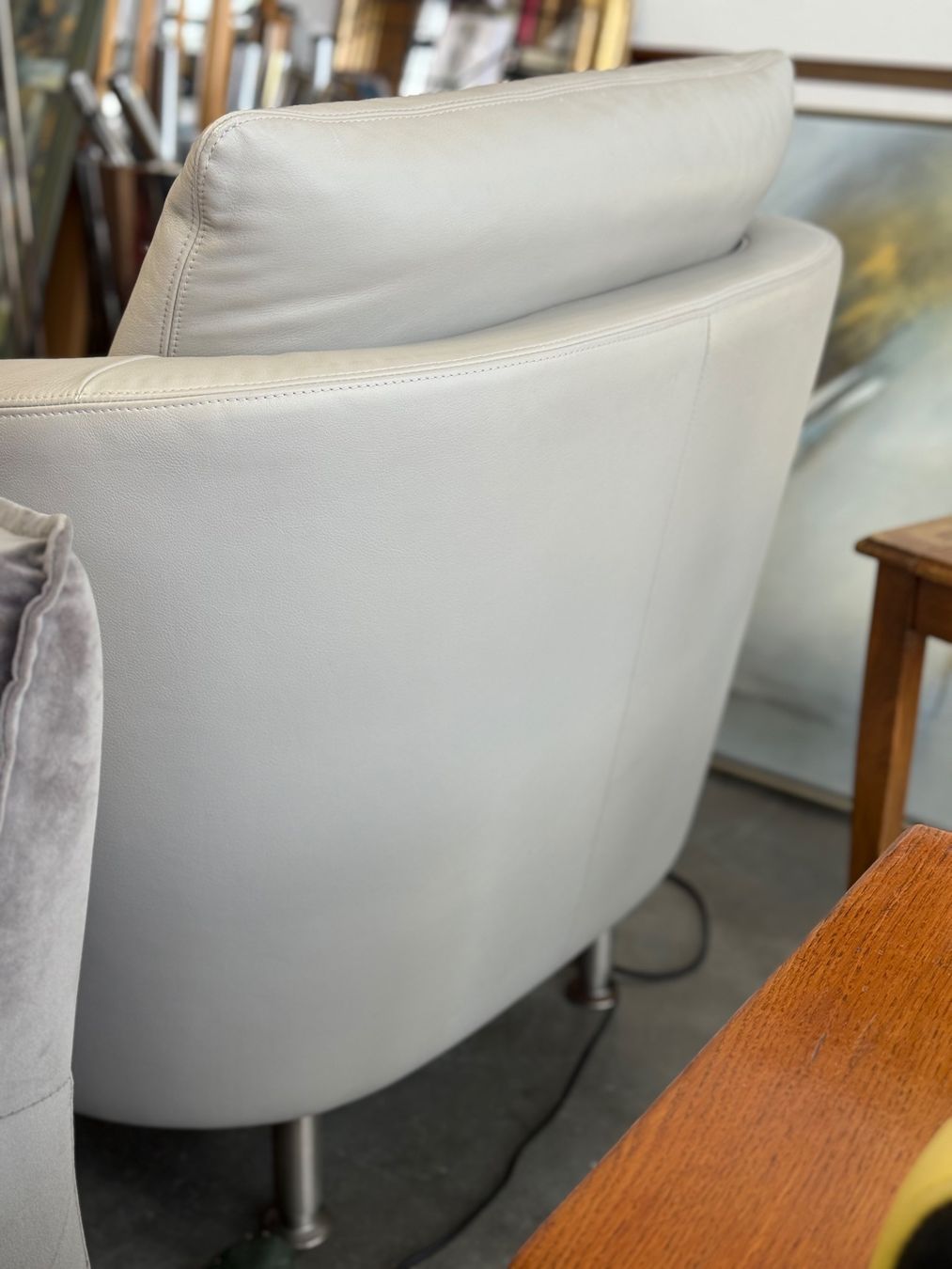 Intertime Fauteuils: Intertime Designer-Sessel – Echtleder, helles grau – D'occasion à Klingnau par Umweltklinik 8
