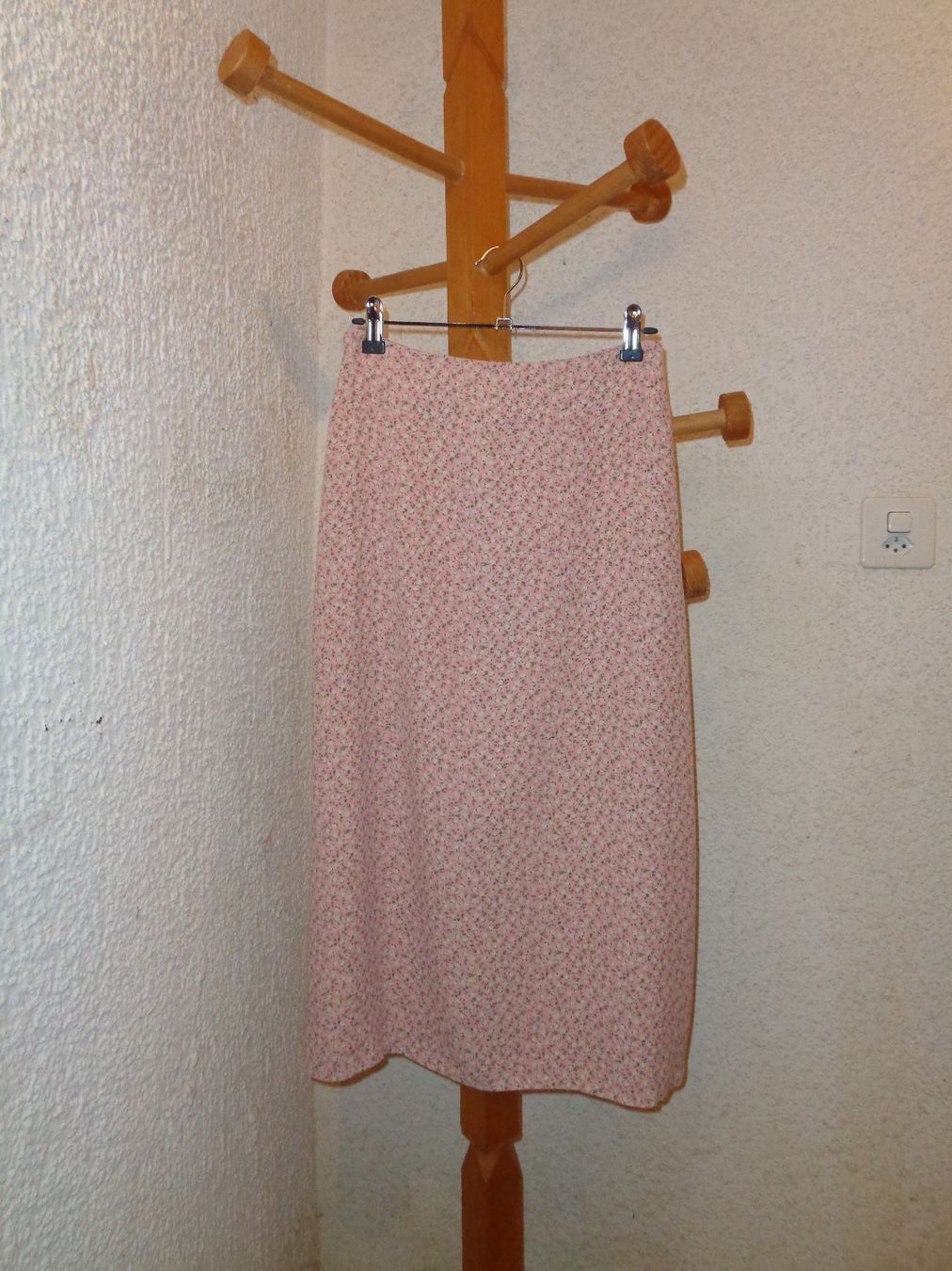 Brandy Melville Röcke: Jupe rose, Brandy Melville – Gebraucht aus La Chaux-de-Fonds von Shana_aaa