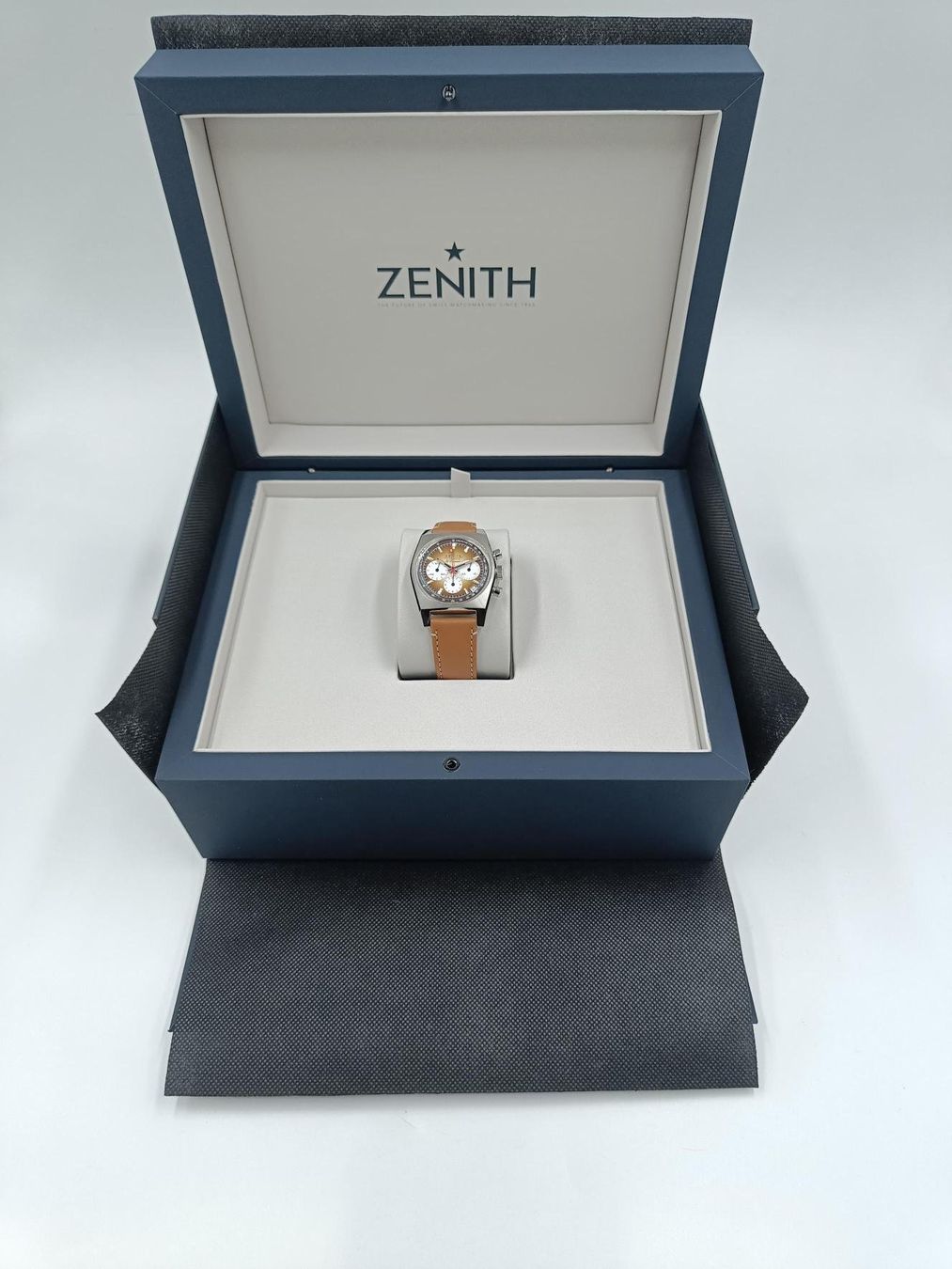Zenith Orologi: ZENITH "CHRONOMASTER REVIVAL EL PRIMERO A385", 37 MM – Nuovo (secondo la descrizione) da Luzern venduto da EdiGem 1
