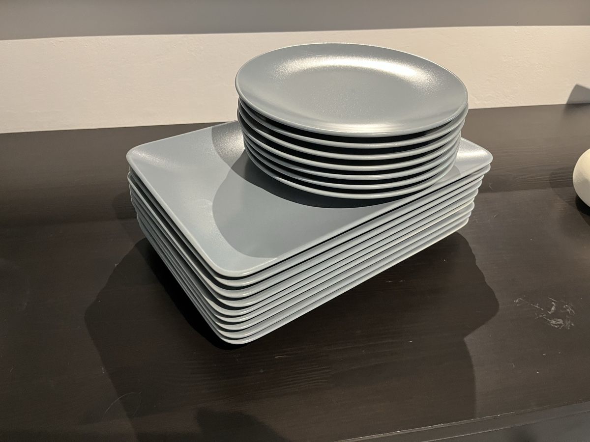 Ikea Services de table: Ikea Teller Set (7 klein, 9 gross) – D'occasion à Oltingen par adr_q7cv