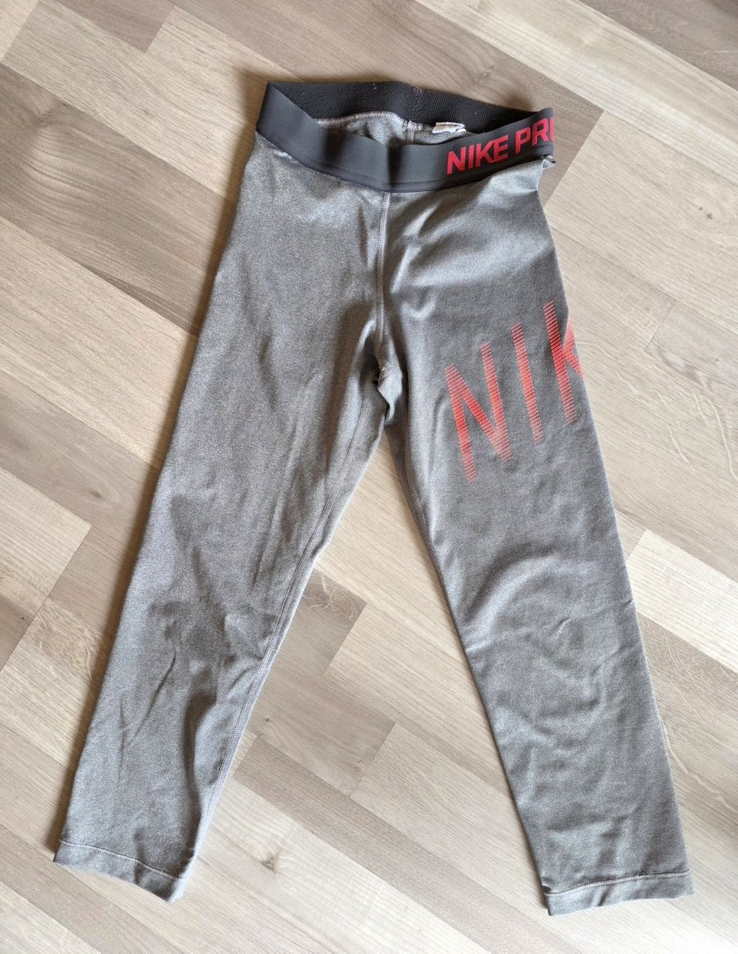 Nike Calze & Collant: NIKE Sportleggins 152 – Usato da St. Peterzell venduto da upcycling_