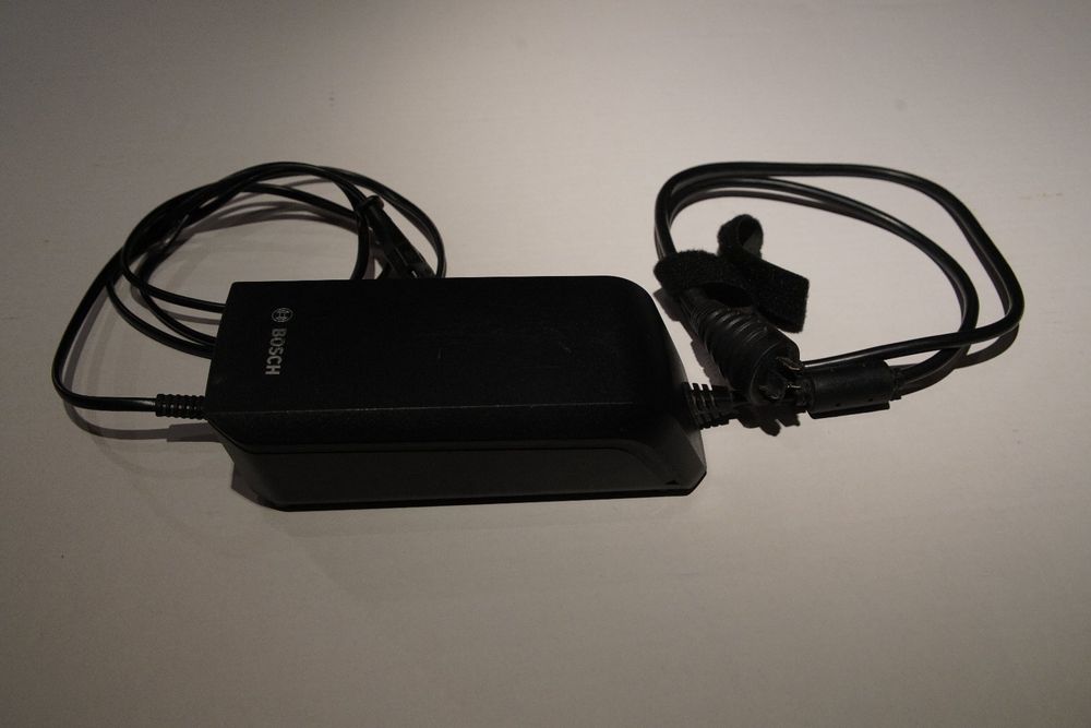 BOSCH eBike Batterie Charger 364/230 Kaufen auf Ricardo