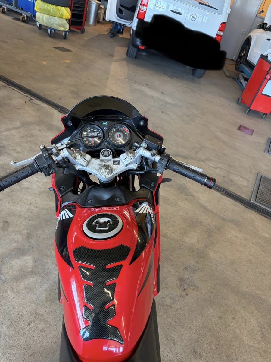 Honda Strada: Honda cbr125r – Difettoso da Schönenwerd venduto da Stifter 1