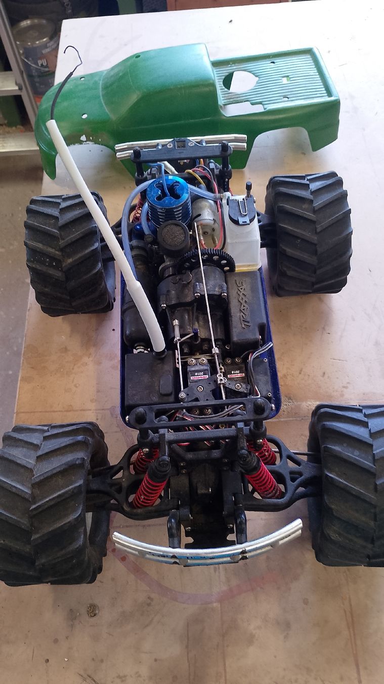 Traxxas RC Kits de montage: T Maxx Traxxas 1/10 – D'occasion à Fey (Nendaz) par tim_5q6t 2