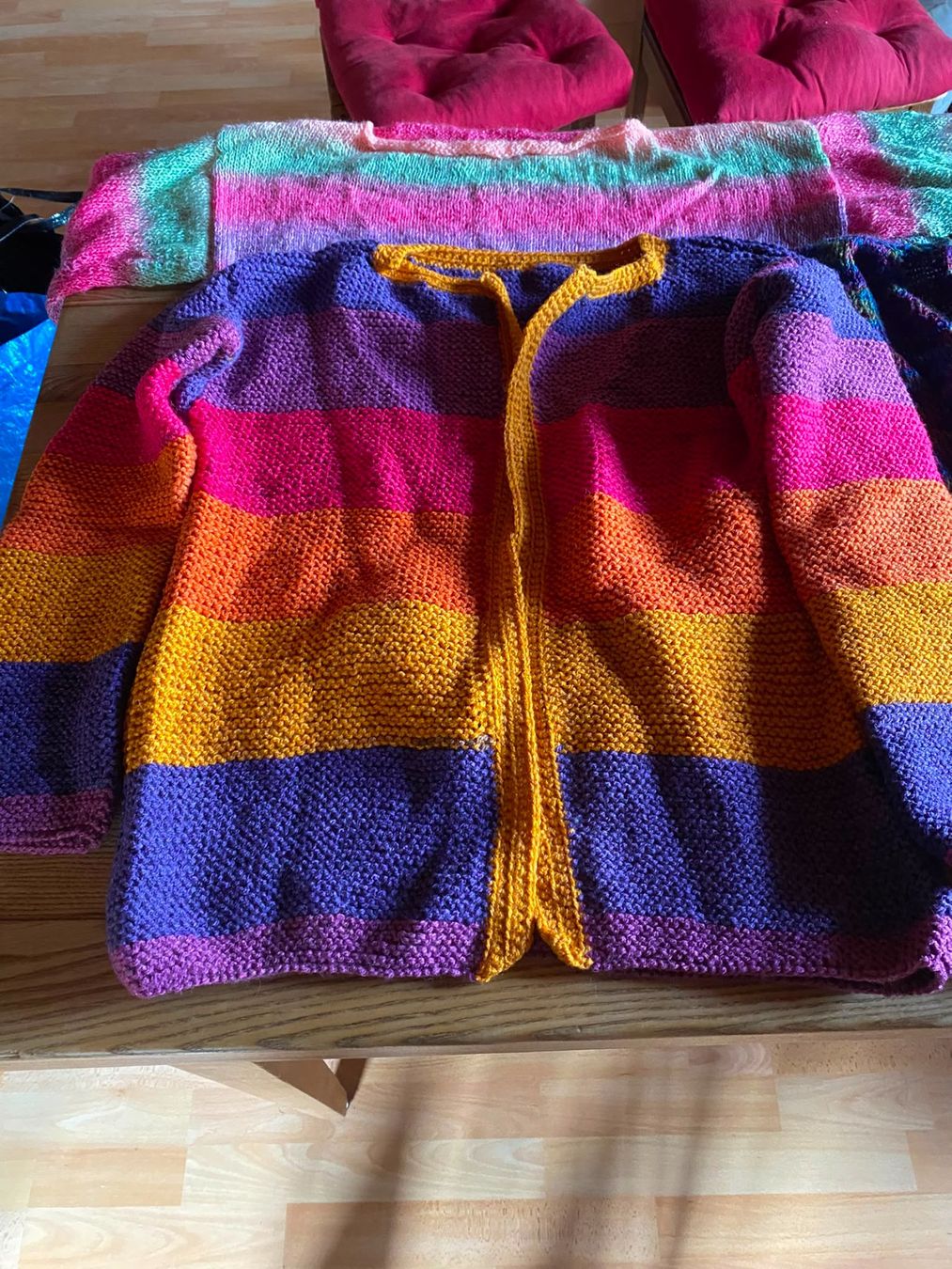 Lots de vêtements: 6 Handgestrickte Pullis Gr. M/L – D'occasion à Röschenz par Tashroal 2