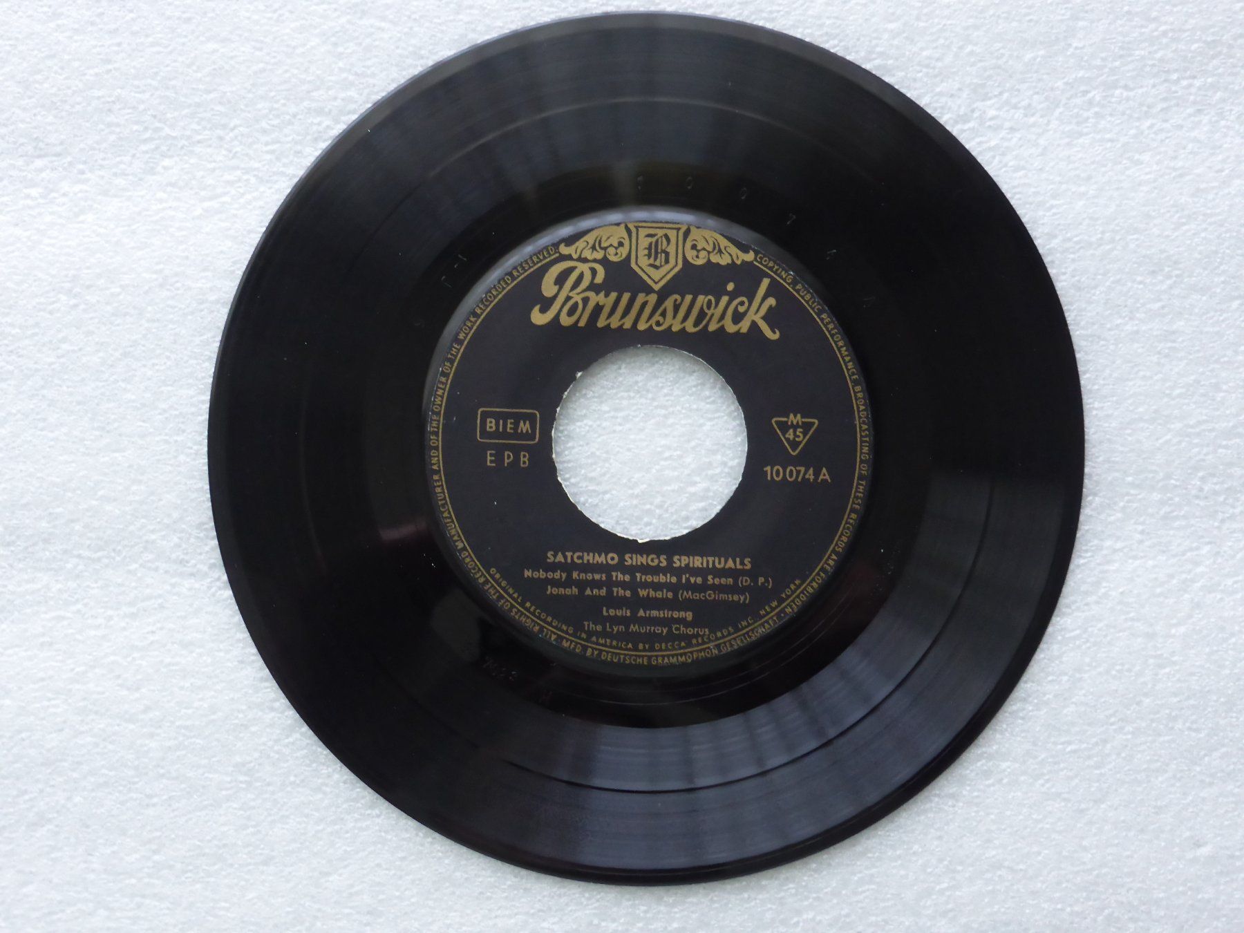 Schallplatten: Vinyl Single   EP  LOUIS ARMSTRONG – Gebraucht aus Küssnacht am Rigi von Mondkinder 1