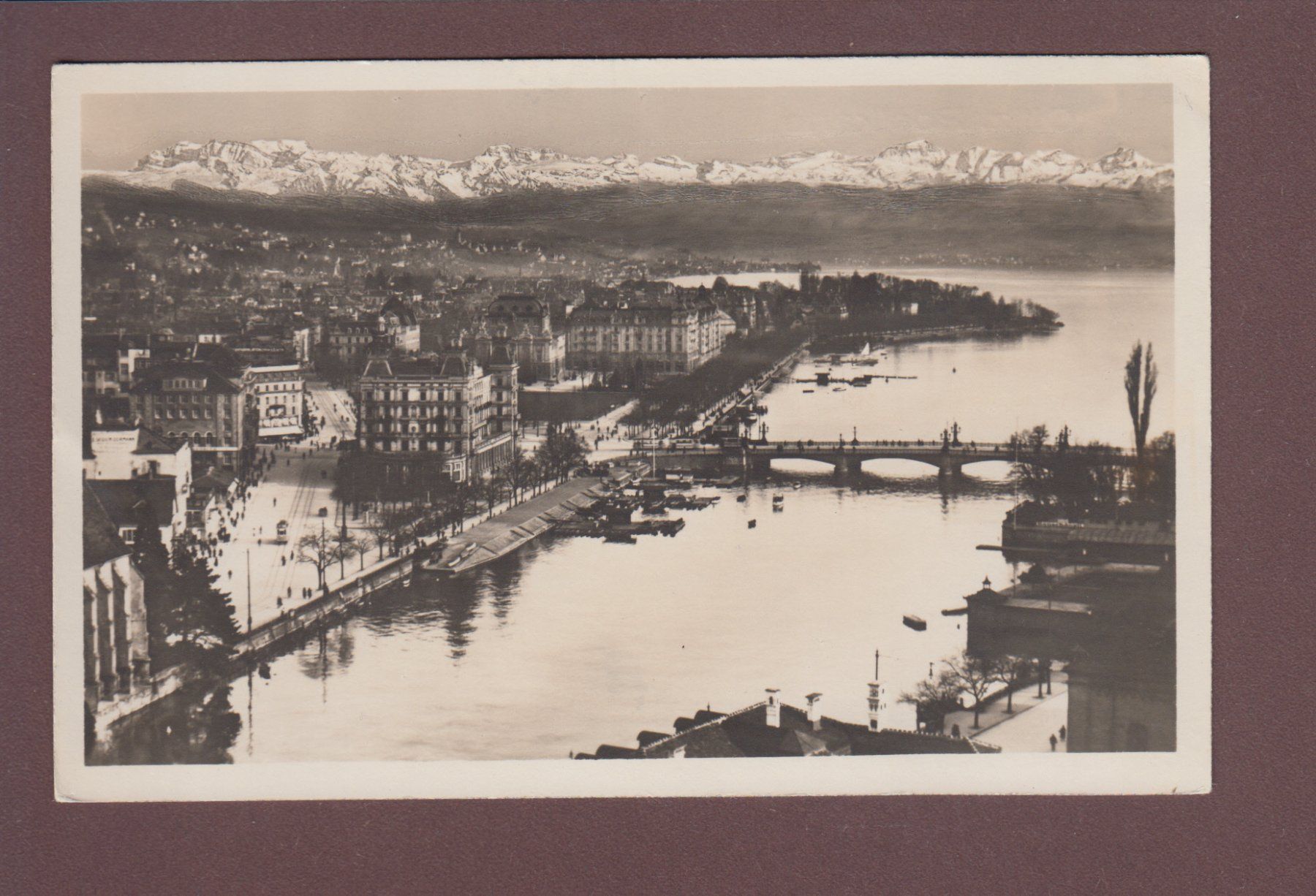 Cartoline postali: ZÜRICH von der St. Peterskirche – Usato da Pully venduto da nicecards