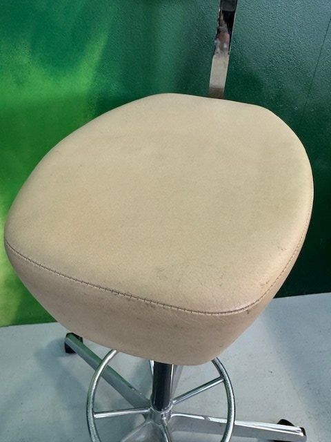 Vitra Sgabelli: Vitra George Nelson Perch Stool – Usato da Zollikofen venduto da OberliAG 5