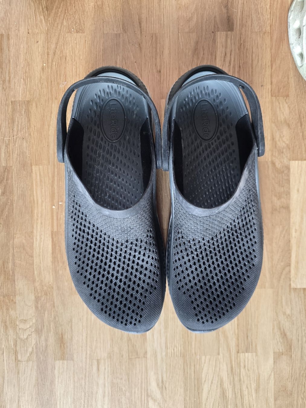 Crocs Scarpe da uomo: Crocs LiteRide grises T 43-44, parfaites ! – Usato da Mont-sur-Lausanne venduto da Didinho