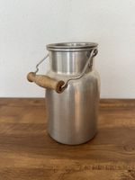 Pot à lait vintage en aluminium avec anse en bois! 2 L