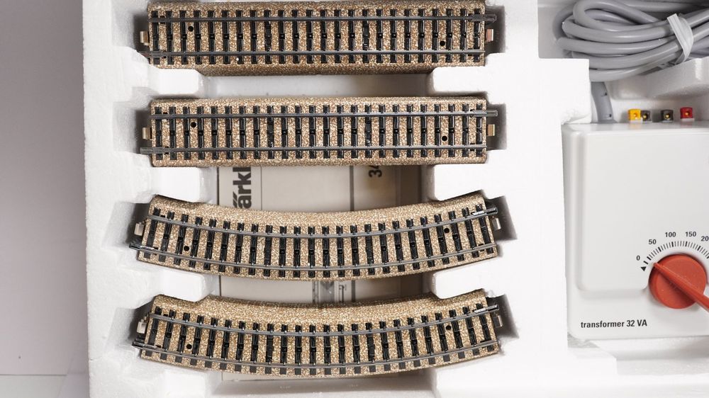 2ø Märklin 2974 Startset SBB Re 4/4 mit drei Güterwagen (Gebraucht) in ...