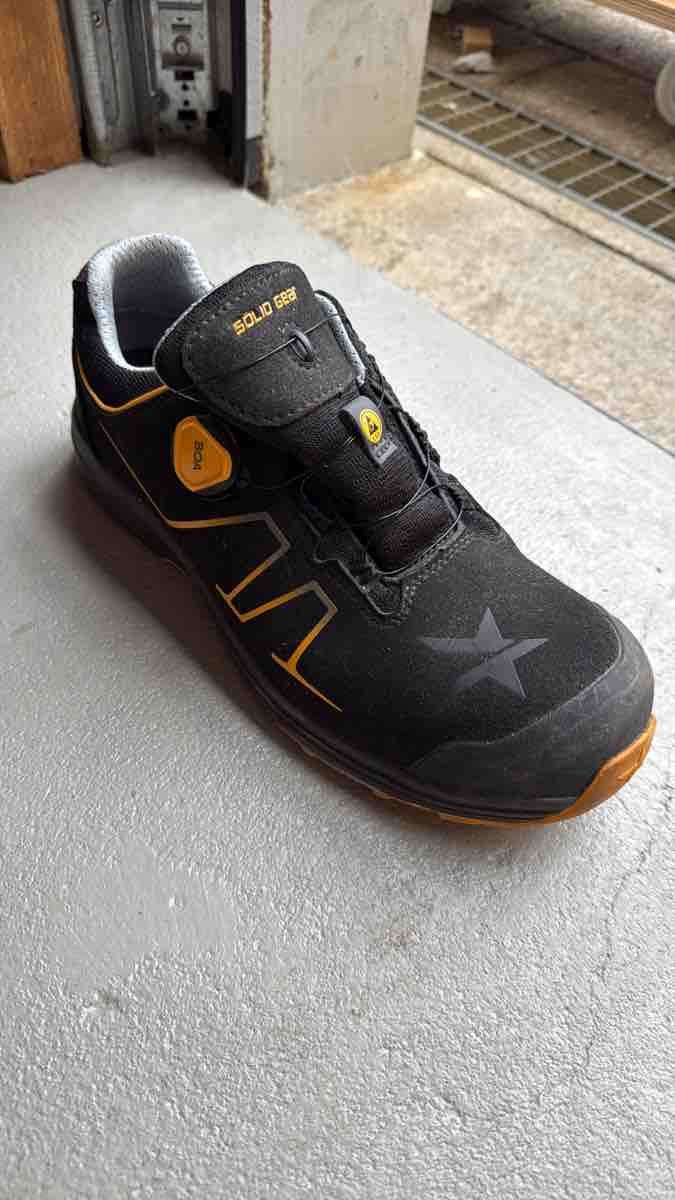 Herrenschuhe: Solid Gear Stahlkappenschzh 45 – Neu (gemäss Beschreibung) aus Mümliswil von Ismbes