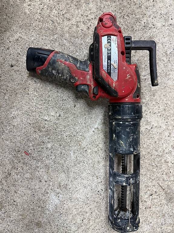 Milwaukee Tutti gli attrezzi: Milwaukee M12 Kartuschenpresse PCG – Usato da Hilterfingen venduto da bes_kvx6 1