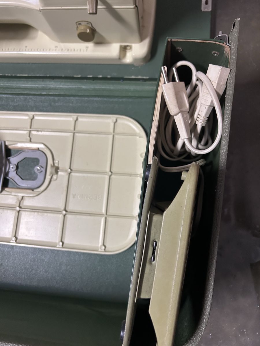 Bernina Nähmaschinen: Bernina Nähmaschine – Gebraucht aus Eschenbach SG von bushika 2