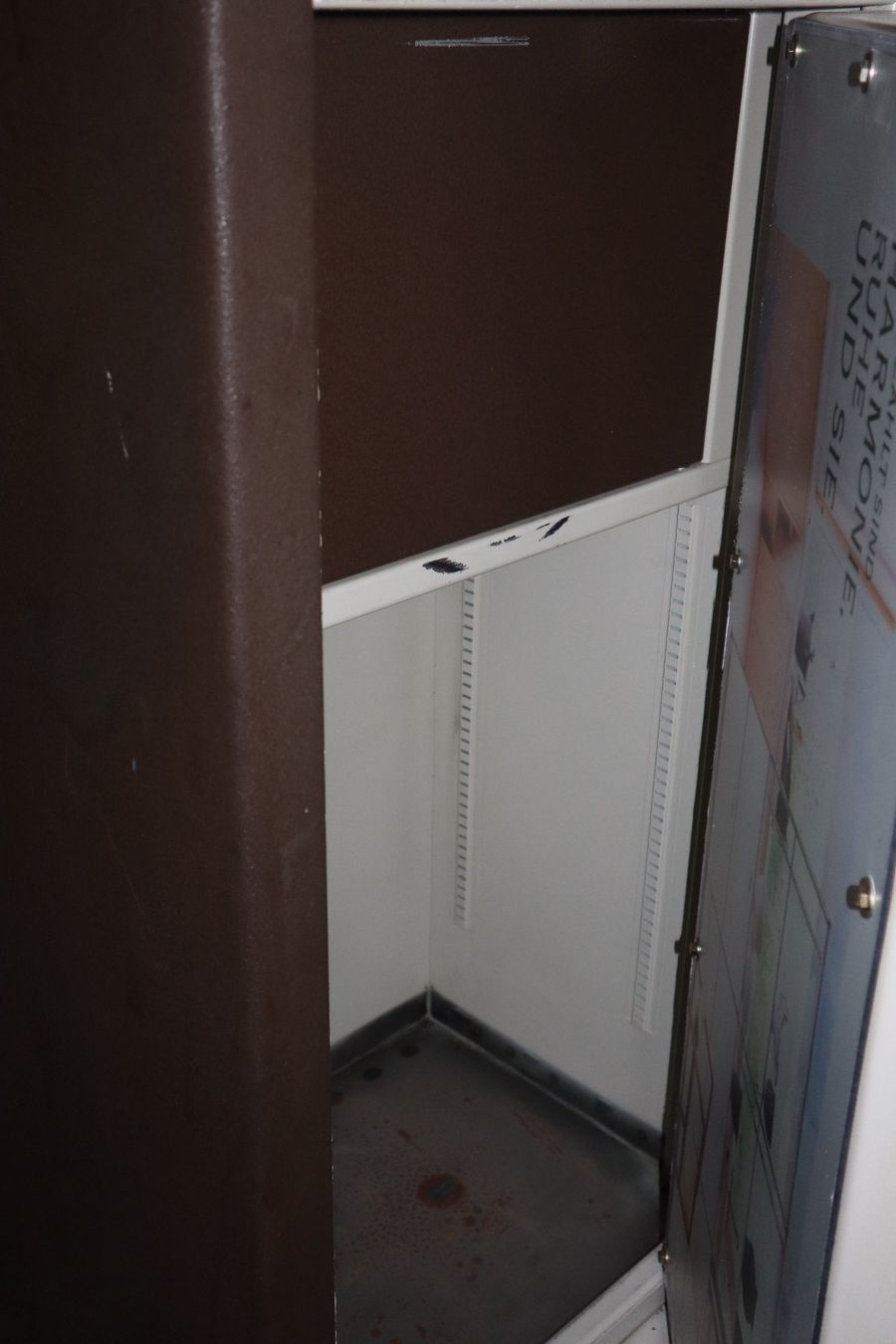 Coffre-fort: Tresor mit kleinem Innenfach – D'occasion à Oberbipp par P226 1