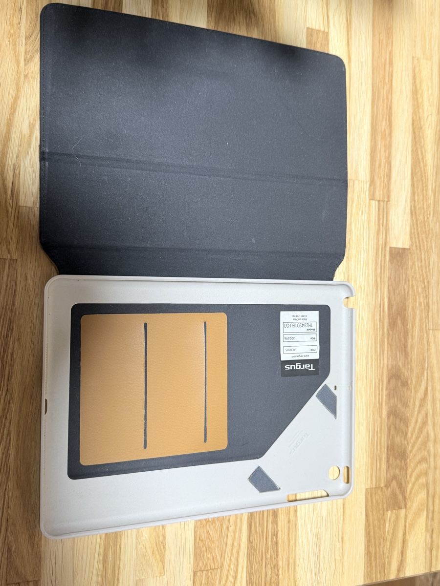 Apple Covers & Taschen: iPad Hülle – Gebraucht aus Affoltern BE von _Kaeser_ 1