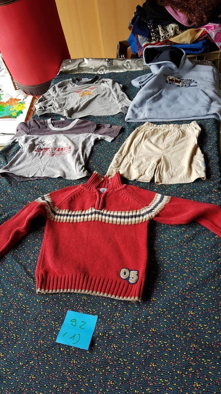 Lotti & Set di vestiti: Kinder Kleider – Usato da Busswil BE venduto da mauro1967 3