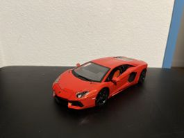 LAMBORGHINI Aventador 1:18