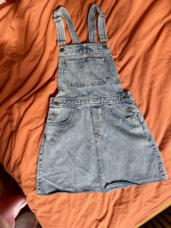 Kurzer Jeans-Latzrock, Gr. 36, neu, blau