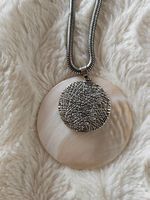 Collier pendentif rond métal et nacre