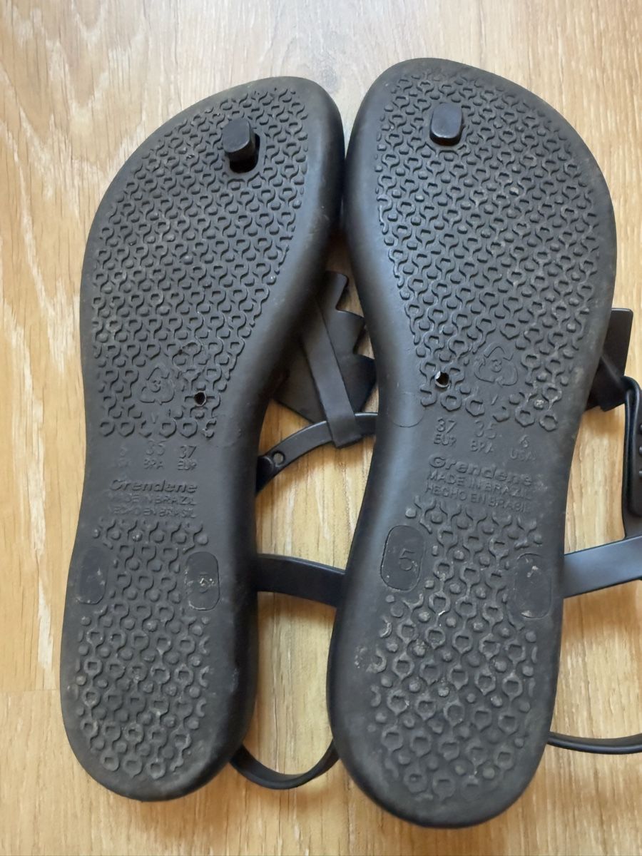 Ipanema Scarpe da donna: Tongs noir/doré Ipanema, p.37 – Usato da Tavannes venduto da Thriftshop 2
