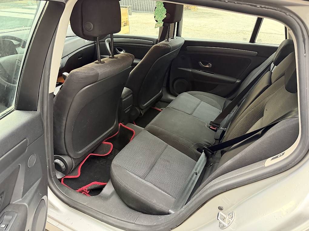 Autos: Renault Laguna 2.0 dCi – Gebraucht aus Luzern von red_bull2 6