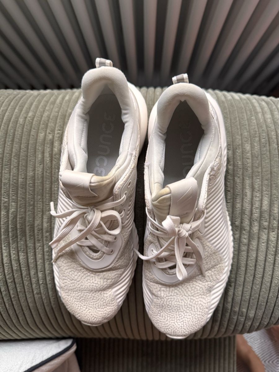 Adidas Damenschuhe:     Adidas Alphabounce+ White/Cream  – Gebraucht aus Zürich von ari_cr2f 3