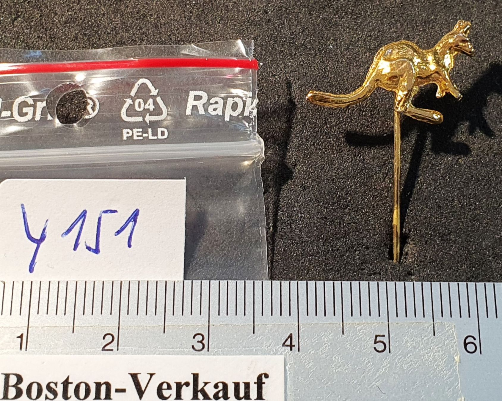 Plaketten & Abzeichen: Y151 - Anstecknadel Känguru – Gebraucht aus Reinach BL von Boston-Verkauf 3