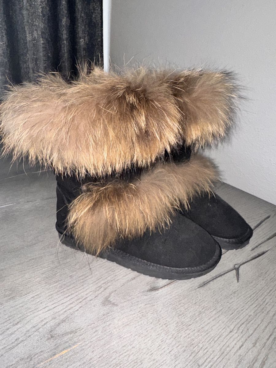 Scarpe da donna: UGG Ähnlich Echt fell boots – Nuovo (secondo la descrizione) da Winterthur venduto da vivcsike05