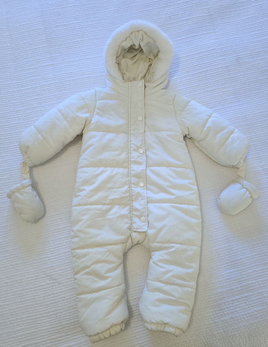 Completi: Combinaison ski blanche comme neuve, taille 18 mois – Nuovo (secondo la descrizione) da Genève venduto da cec_d6pg