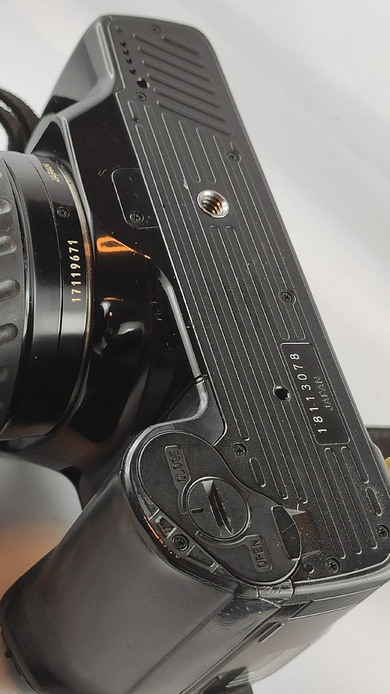 Minolta Fotocamera: Minolta Dynax 7000i analog Kamera mit Blitz – Usato da Kreuzlingen venduto da Seto18 4