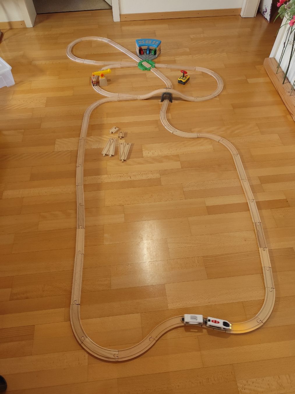 Giocattoli: Grosse Holzbahn für Kinder – Usato da St.Gallen venduto da cannondalesv700 1