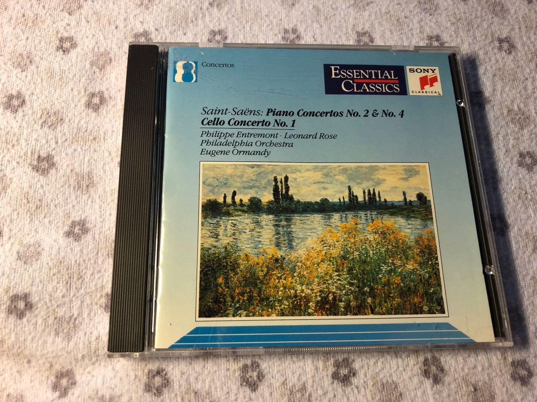 CDs: Saint-Saens: Klavier & Cellokonzerte, No.2 & No.4 – Gebraucht aus Schübelbach von Bemafaja