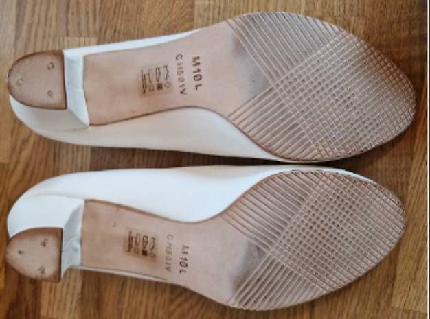 Scarpe da donna: Weisse Schuhe / Hochzeitsschuhe – Nuovo e nell'imballaggio originale da Menzingen venduto da Jeanniiine 1