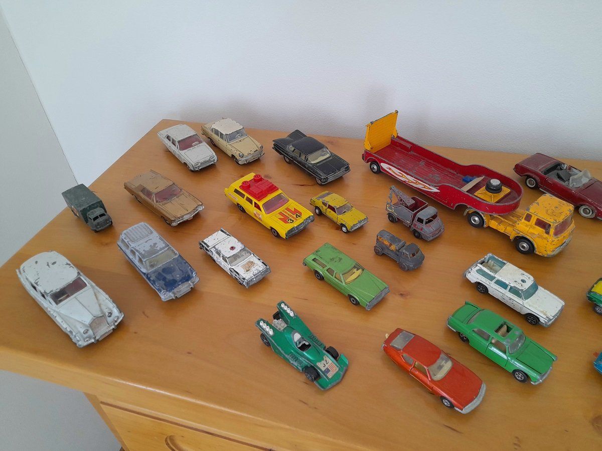 Hot Wheels Modellini d'auto: 1.Satz alte Modellautos Sika Hot Wheels Modellauto Matchbox – Usato da St.Gallen venduto da Seezunge8 3