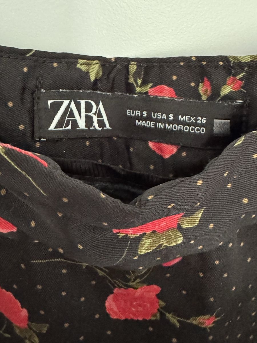 Zara Gonne: Zara Skort mit Rosenmuster (S) – Usato da Triesen venduto da antonellaaa_ 2