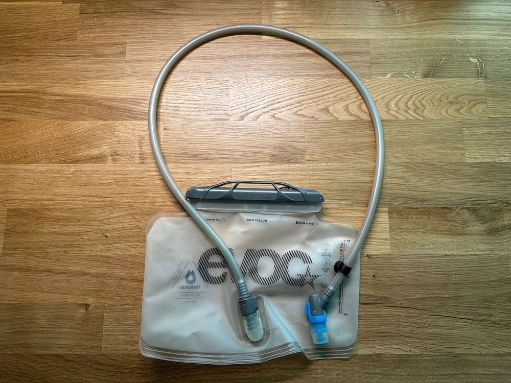 Trinkrucksack Hydrationsweste 1.5L - Leichtgewicht Laufgürtel Reflektierend Atmungsaktiv