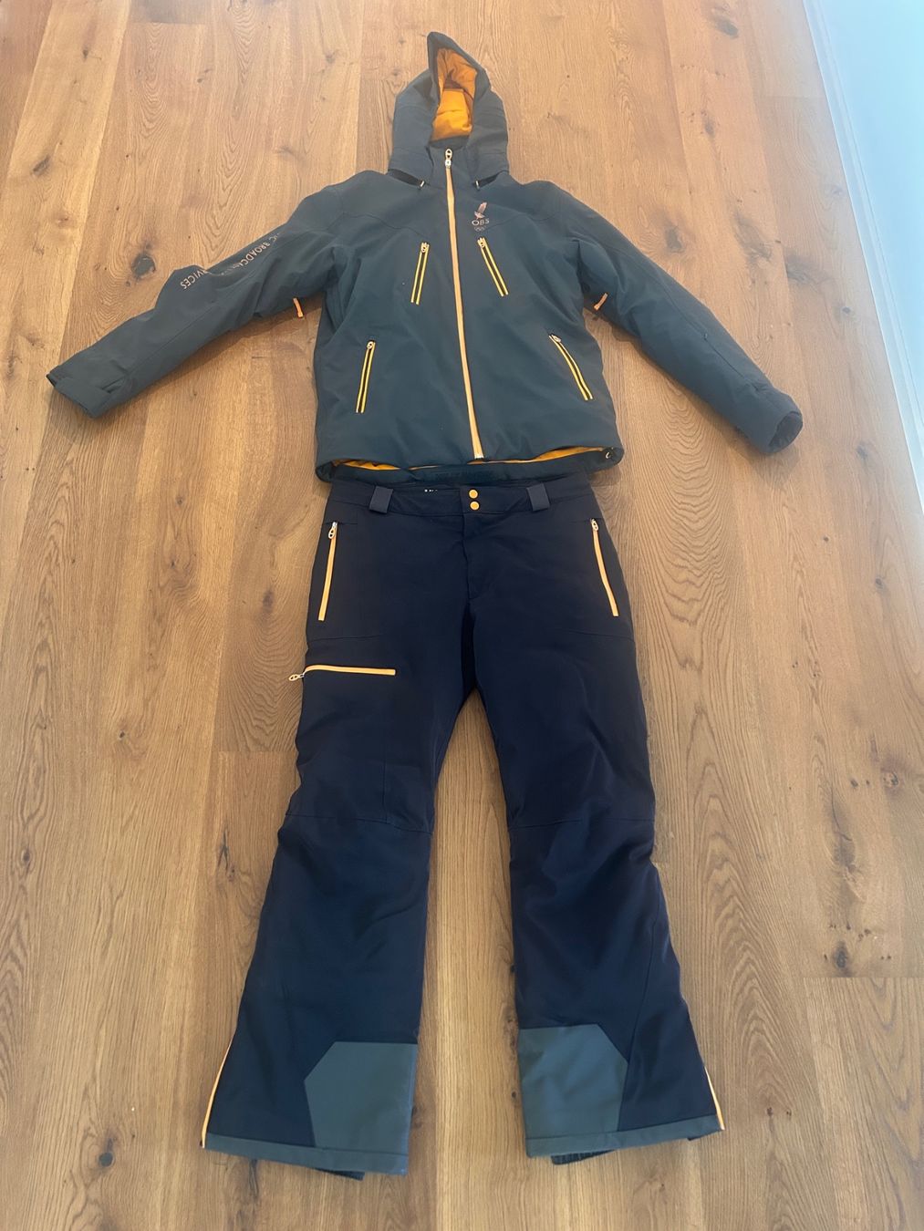 Completi: Helly Hansen - OBS- Skianzug - Herren - Gr.L – Usato da Hildisrieden venduto da Morpheus78