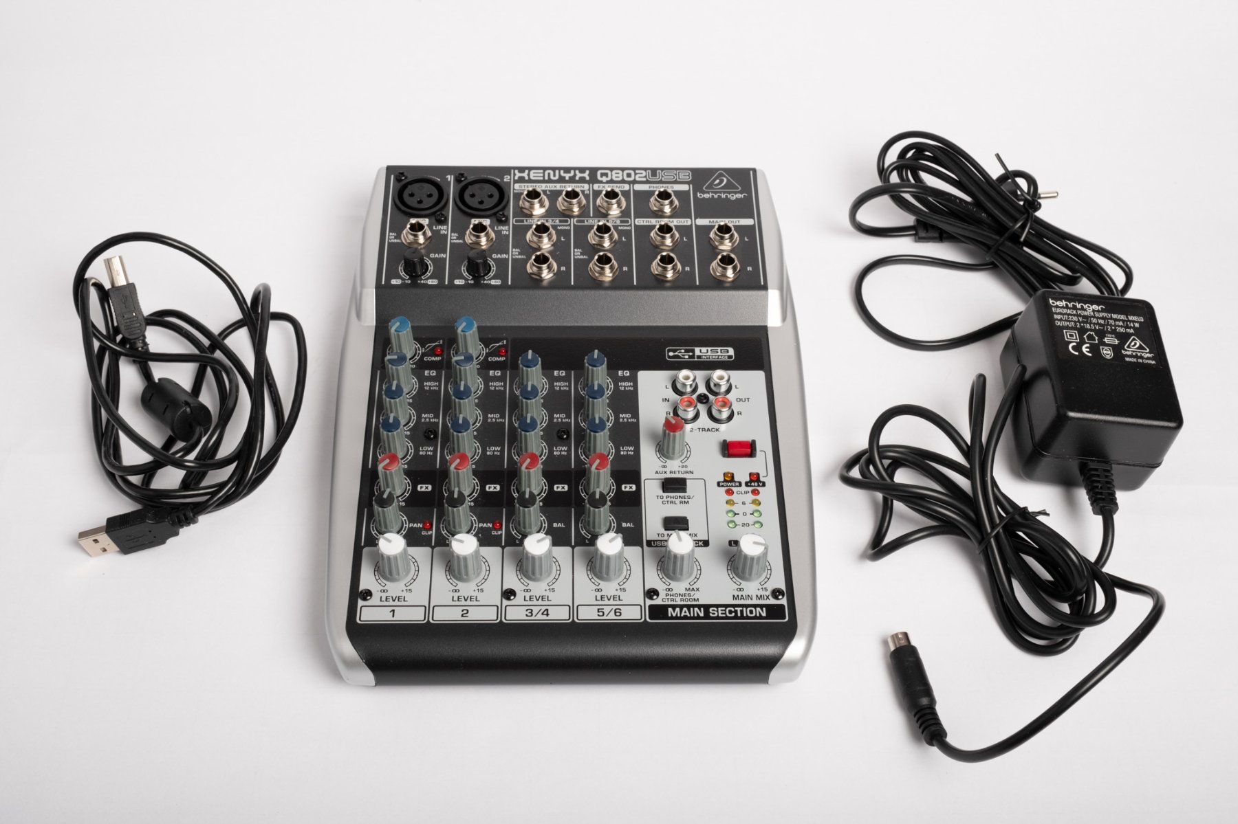 Behringer Console di mixaggio: Behringer XENYX Q802USB USB-Mixer – Usato da Utzenstorf venduto da soma3427