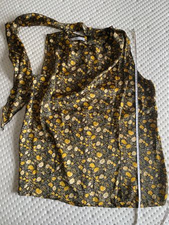 Neu, Mango Bluse, Top gelb/schwarz, floral, Gr. M, ärmellos