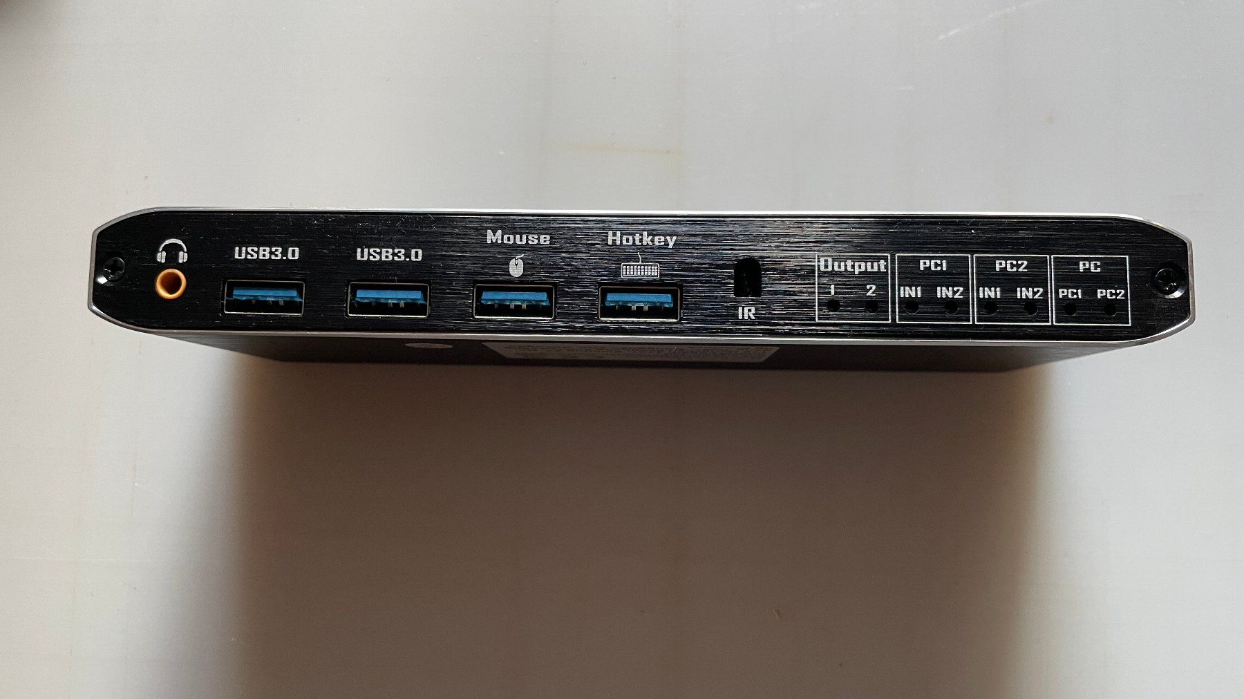 Hub & Switch: KVM Switch 4K HDMI USB 3.0 2x2 – Nuovo e nell'imballaggio originale da Glattfelden venduto da cybermaxx