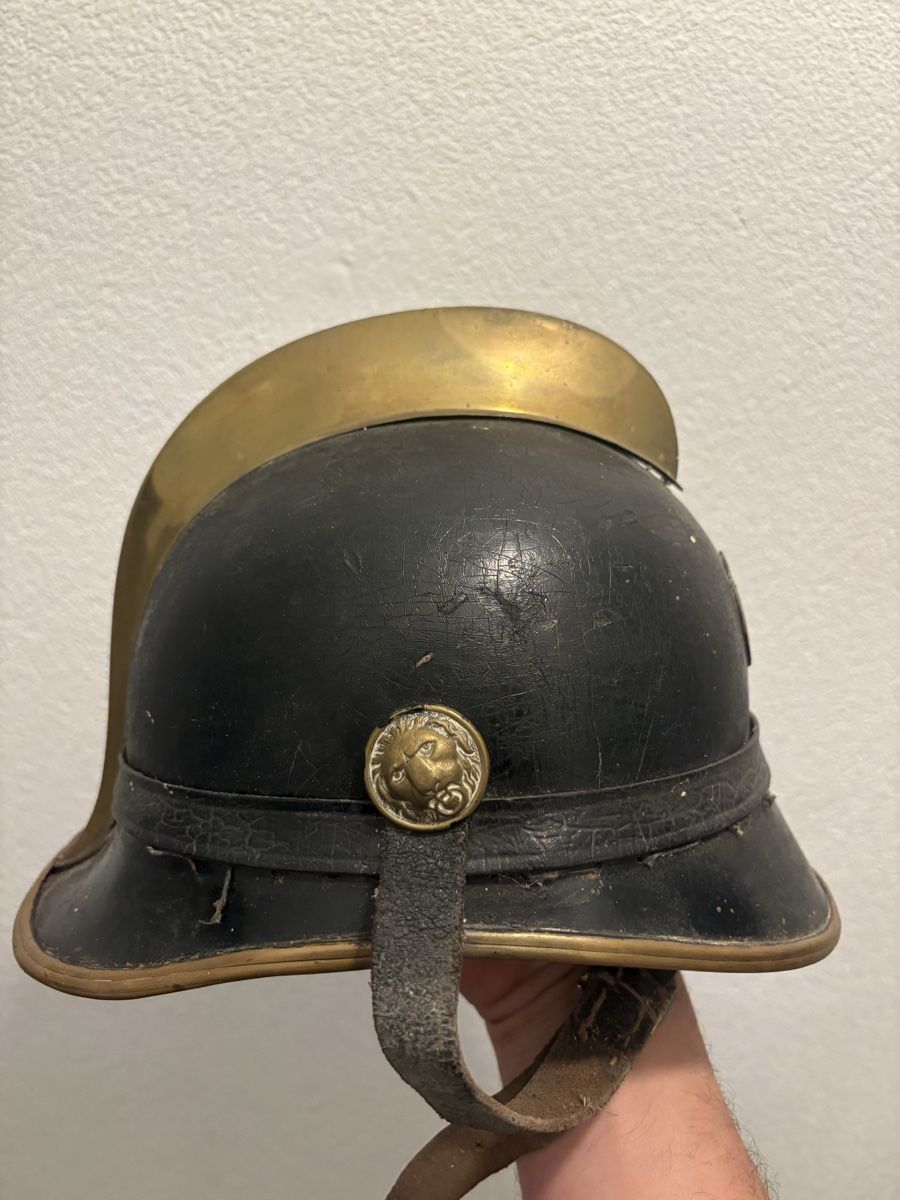 Pompieri: Casque de pompier antique – Usato da Cugy VD venduto da sim_y9yv 2