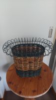 Korb aus Weidengeflecht und Metall oval gebraucht