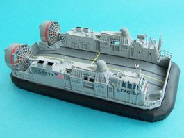 Trumpeter 00107 U.S. Navy Landing Craft Air Cushion
