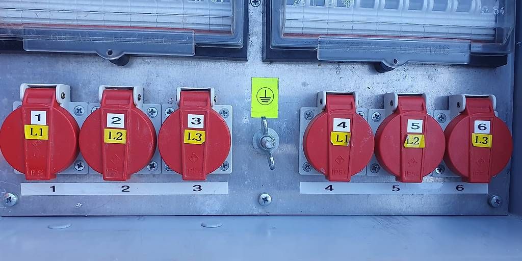 ABB Elettrotecnica: Baustromverteiler- Anschlussschrank, 64 kW – Usato da Winterthur venduto da BauTeilLaden2000 4